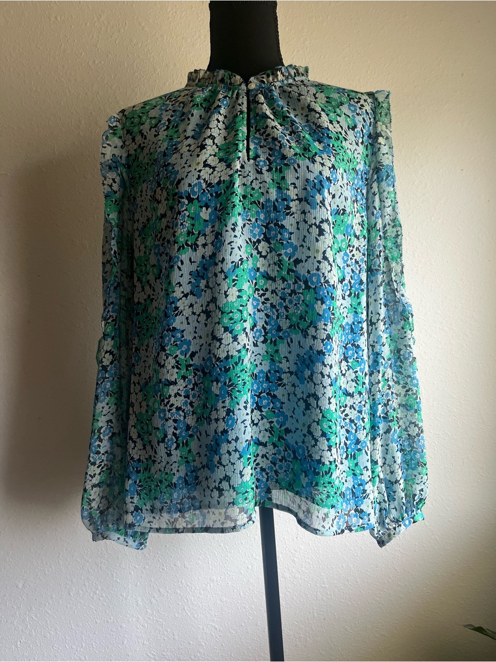 LOFT Floral Button-Neck long-sleeve Blouse in Blue and Green